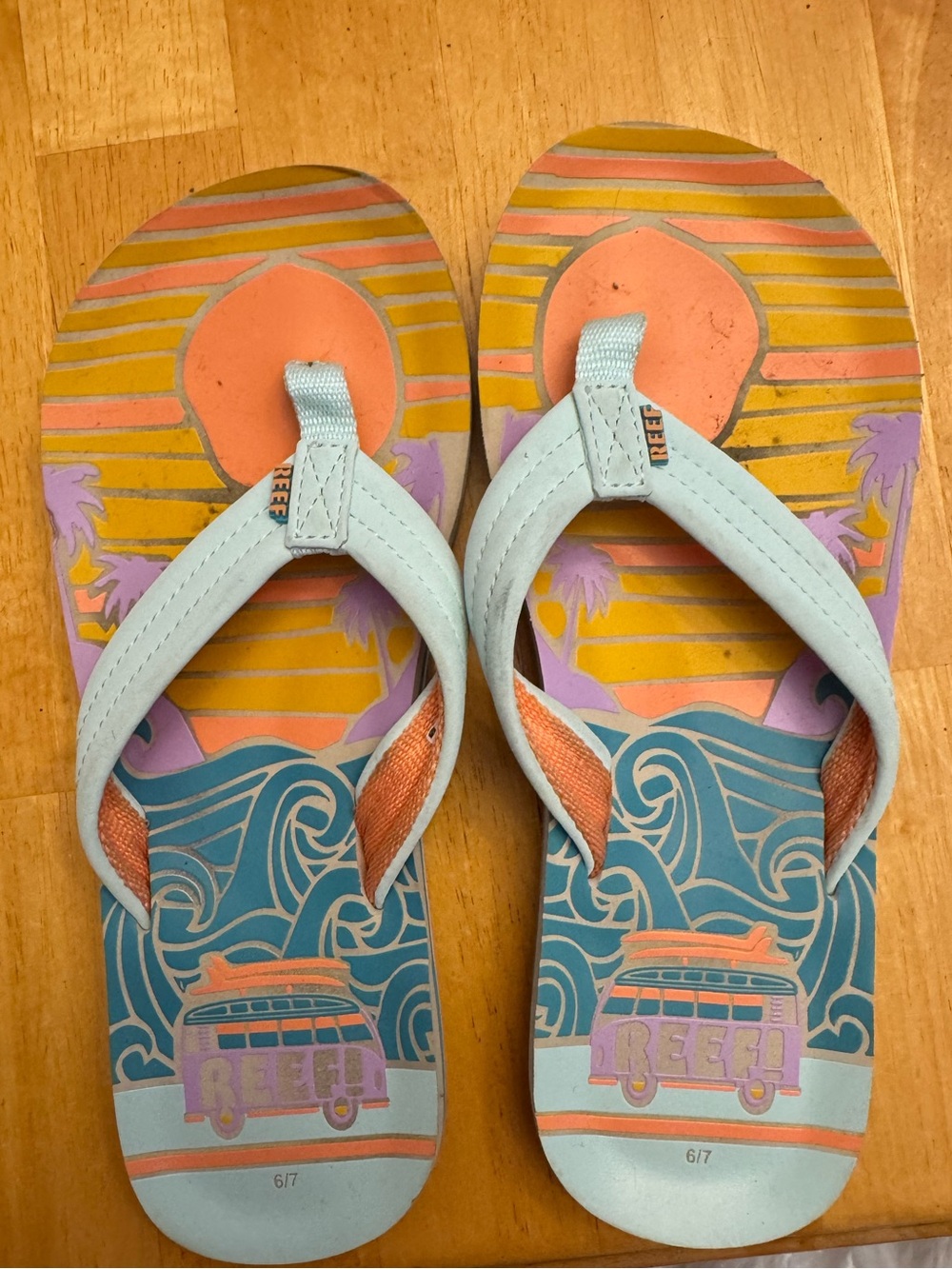 🌊 Reef Kids Beach Graphic Flip Flops Size 6/7 Colorful Summer Sandals 🌞